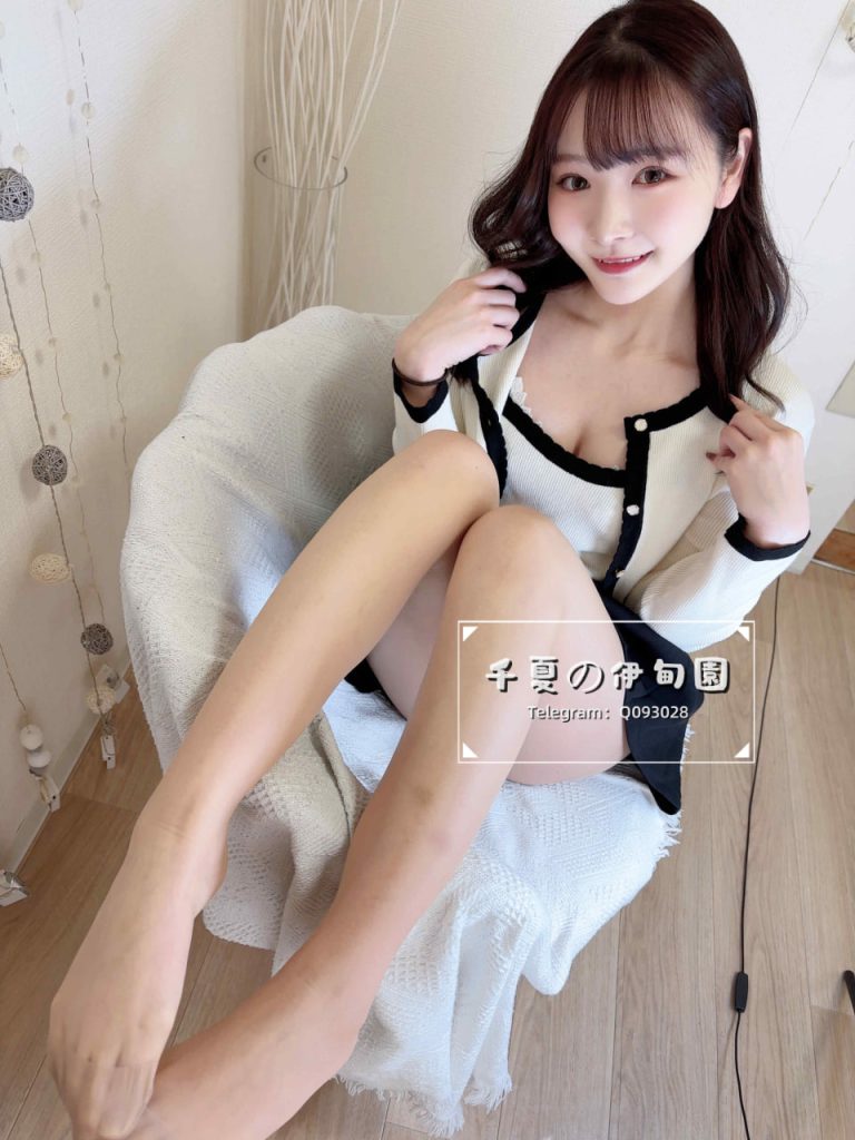 清楚系で彼女感